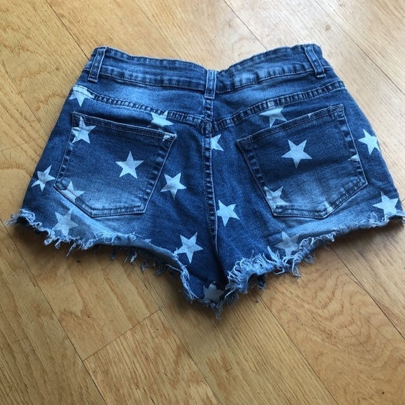 Denim cut off shorts with stars - Picture 5 of 7